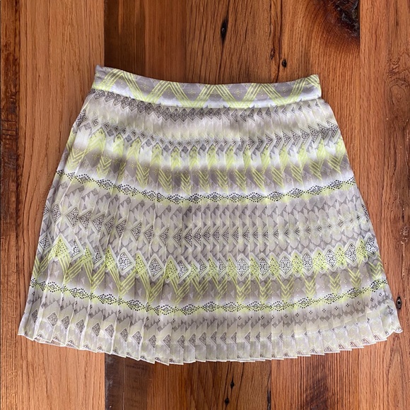 Beige Chiffon Pleated Skirt - Picture 2 of 6